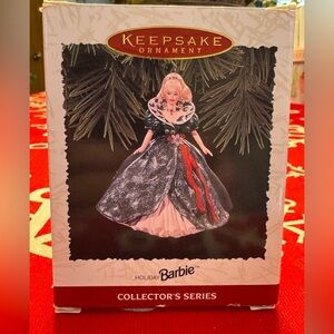 Hallmark Holiday BARBIE Ornament Vintage 1995 QXI5057 Green Gown
Original Box